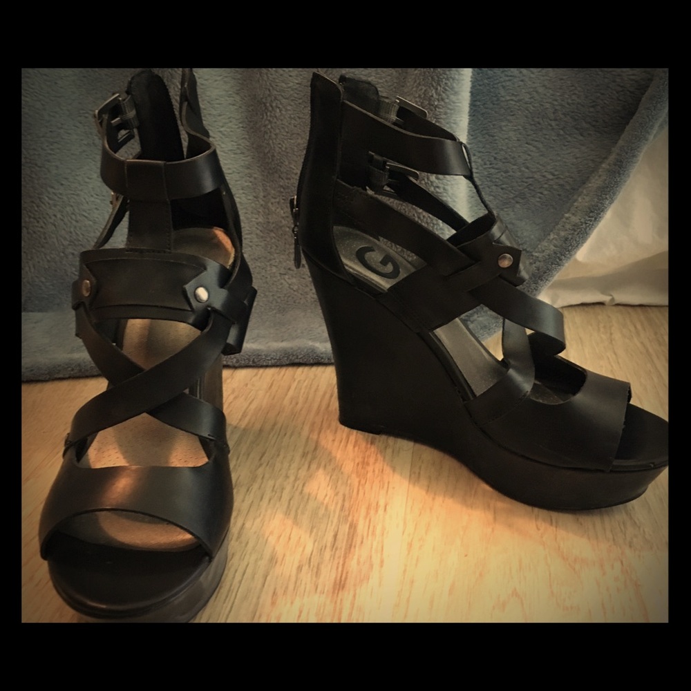 Size 5.5 Guess black wedges